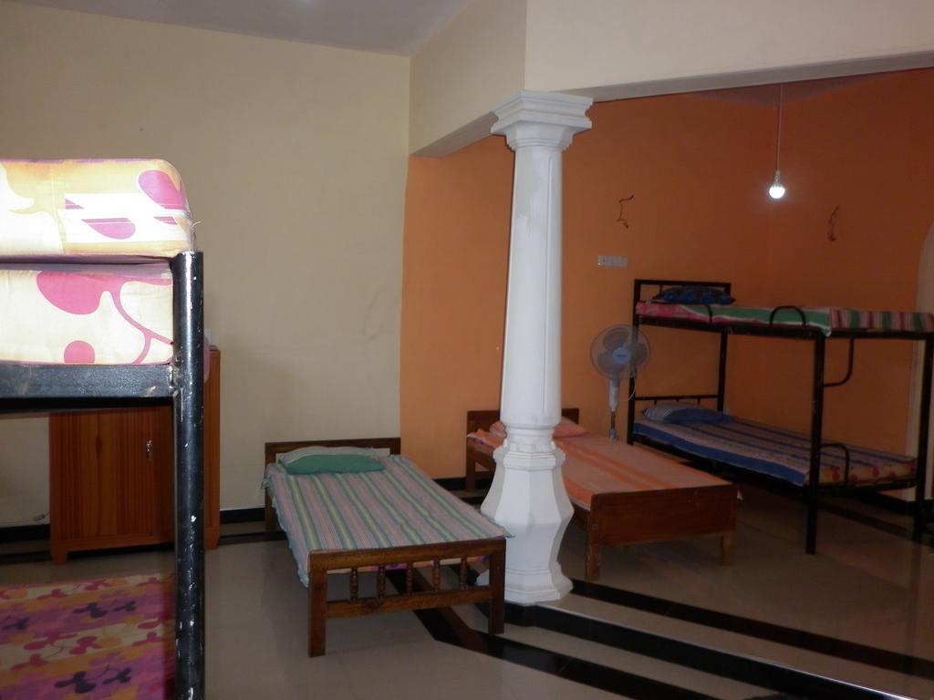 Seetha'S Hostel Negombo Ruang foto
