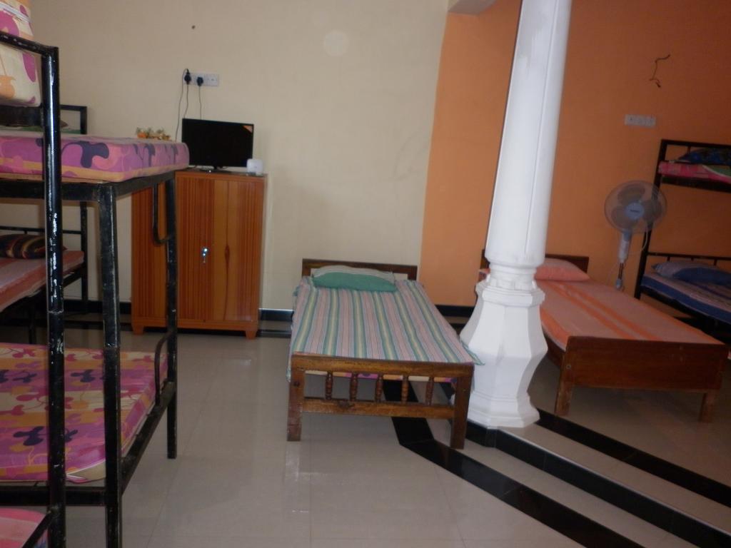 Seetha'S Hostel Negombo Ruang foto