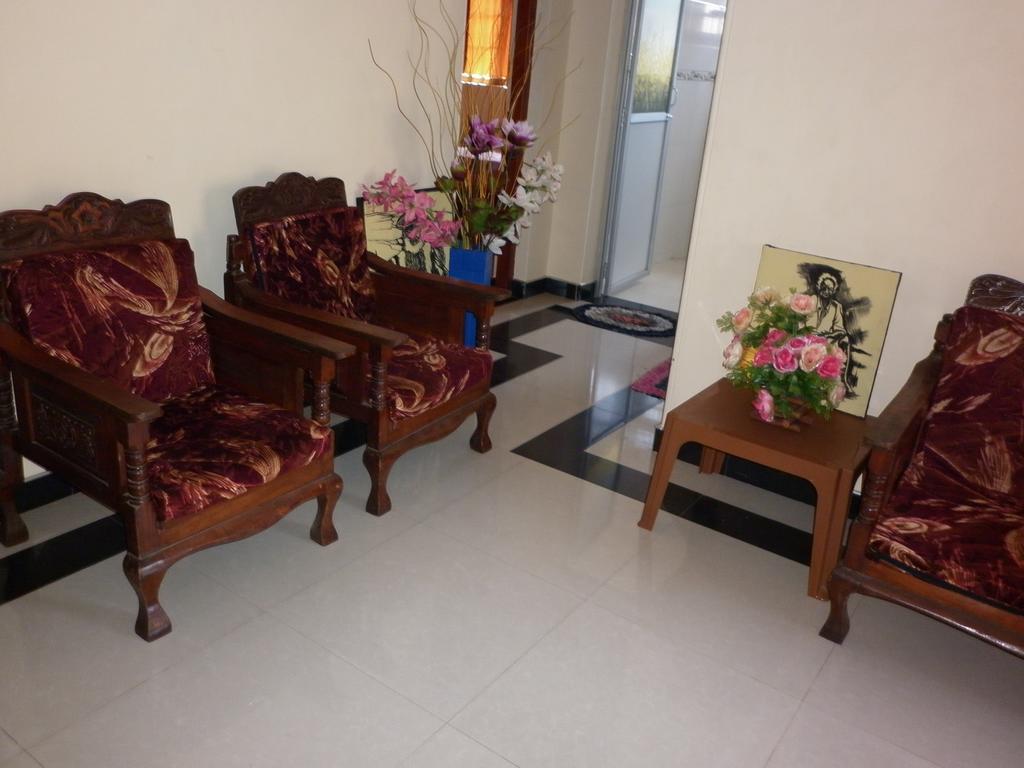 Seetha'S Hostel Negombo Bagian luar foto