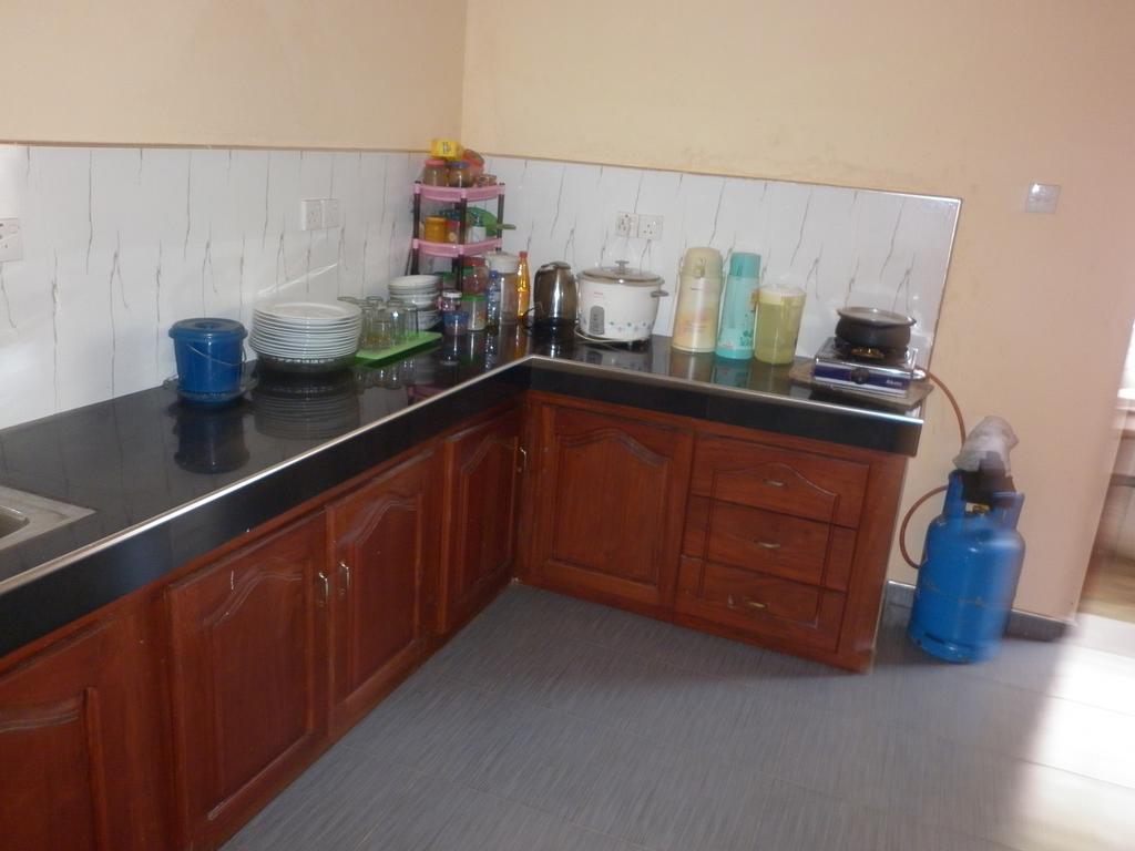 Seetha'S Hostel Negombo Bagian luar foto