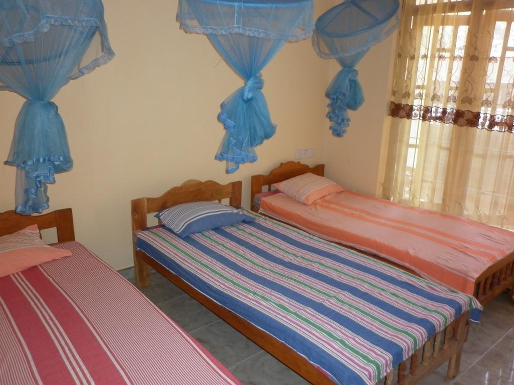 Seetha'S Hostel Negombo Bagian luar foto