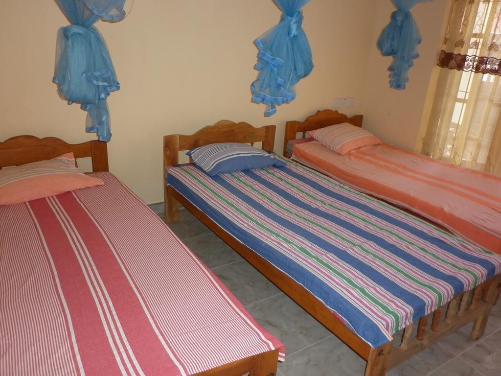 Seetha'S Hostel Negombo Bagian luar foto