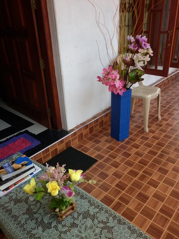 Seetha'S Hostel Negombo Bagian luar foto