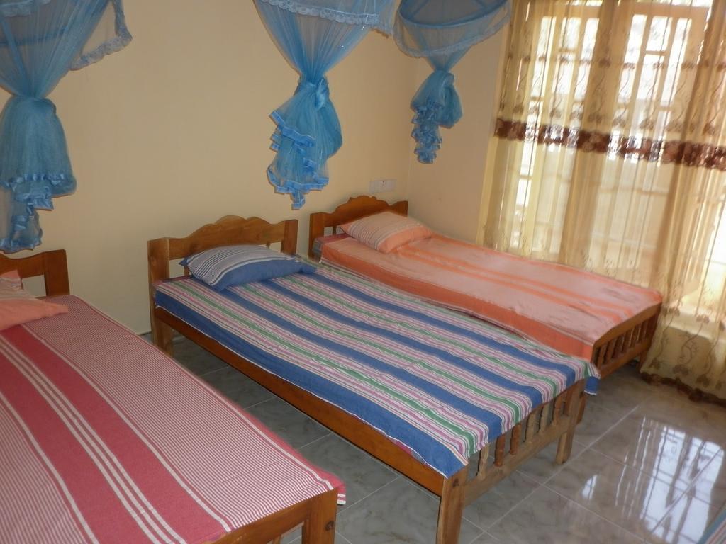 Seetha'S Hostel Negombo Bagian luar foto