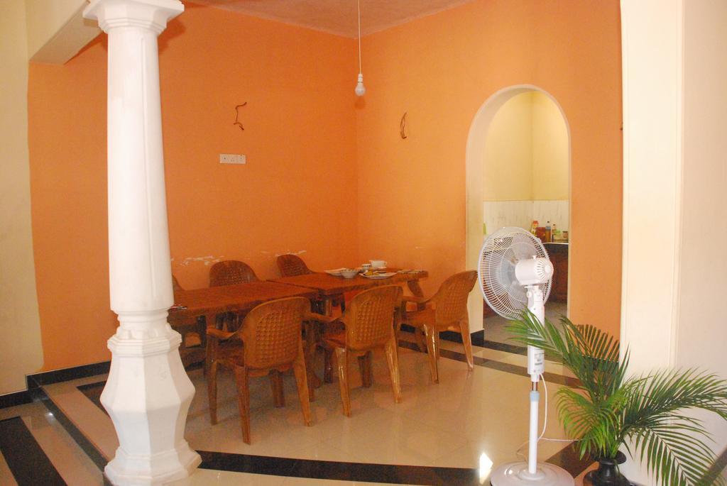 Seetha'S Hostel Negombo Bagian luar foto