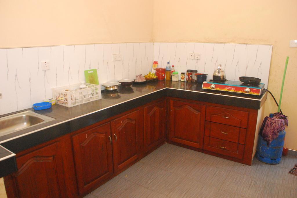 Seetha'S Hostel Negombo Bagian luar foto