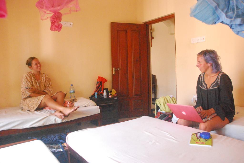 Seetha'S Hostel Negombo Bagian luar foto