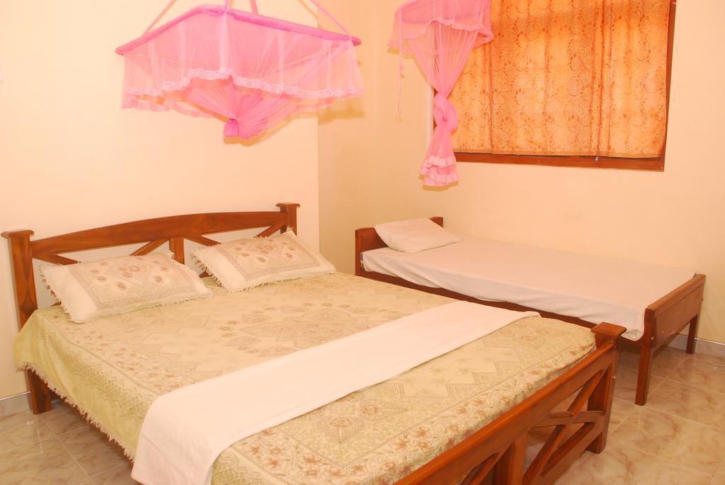 Seetha'S Hostel Negombo Bagian luar foto