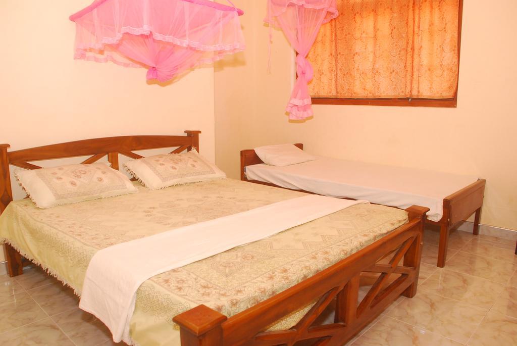 Seetha'S Hostel Negombo Bagian luar foto